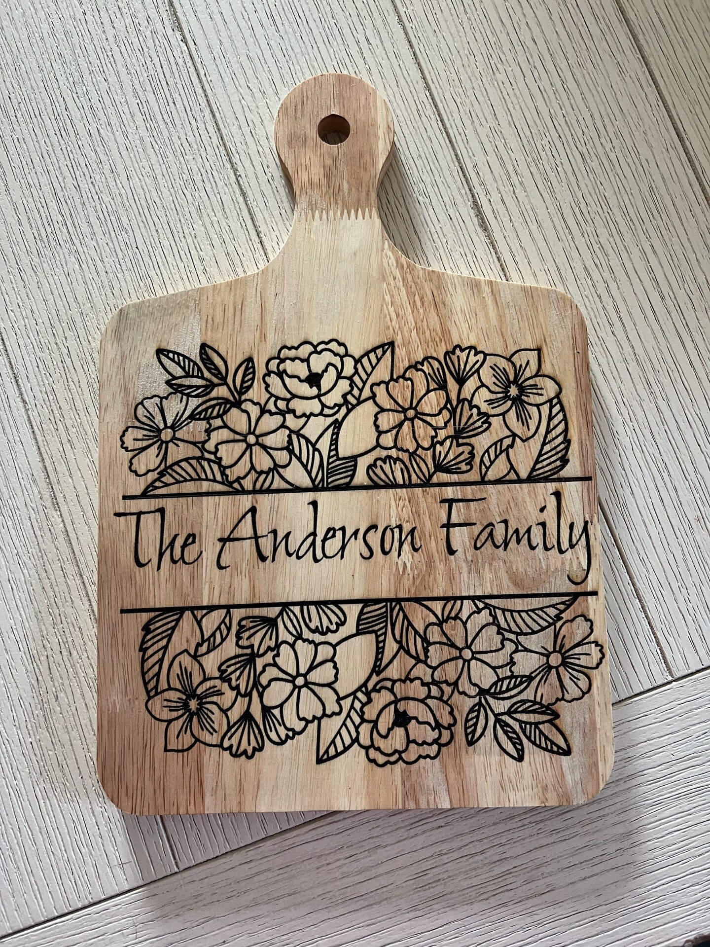 Square Cutting Board Personalized Family Name Oak Wood Engraved Flowers Floral Sunflower Roses Kitchen Charcuterie Board Cheese Platter Serving Tray